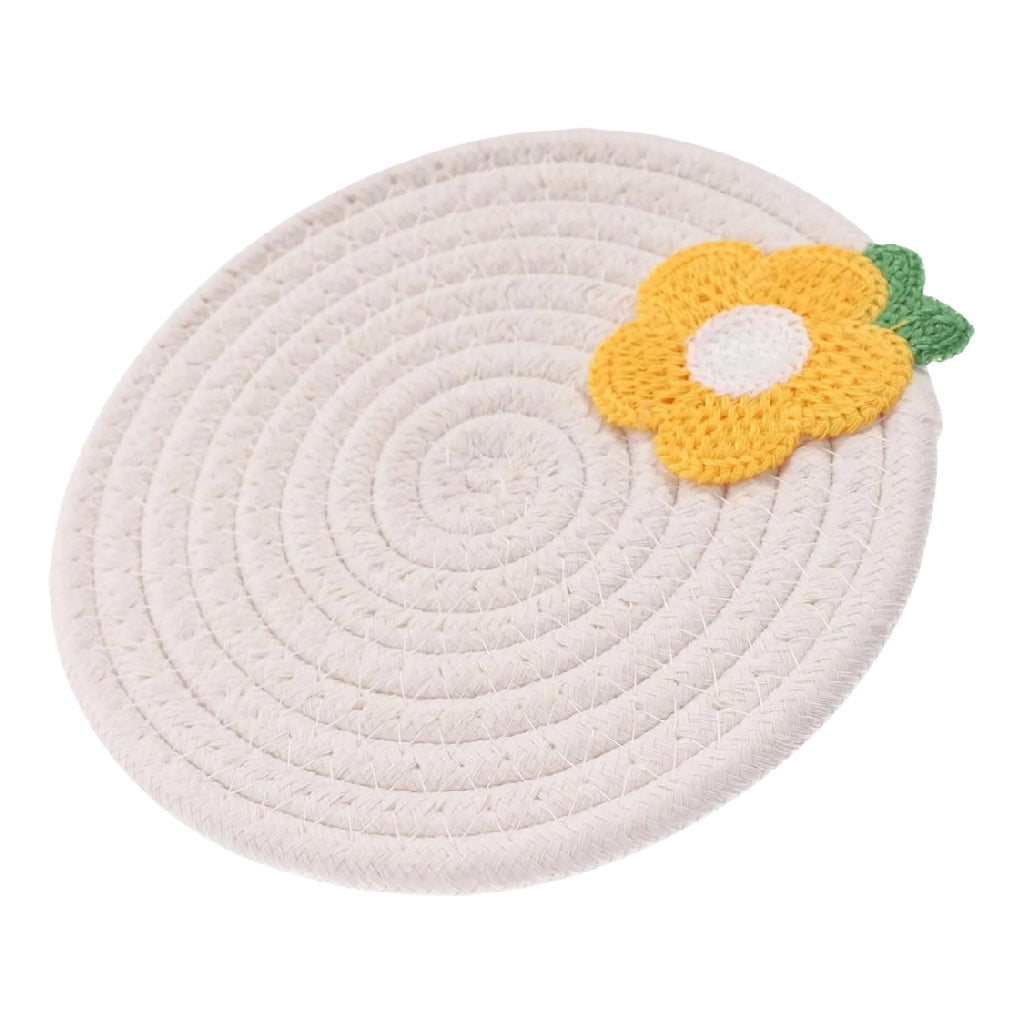 Posavasos redondo de algodón trenzado con aplique floral